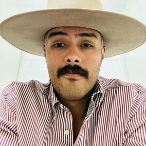 Meet your Posher, Emmanuel